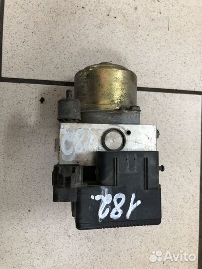 Блок ABS Mitsubishi Montero Sport 1