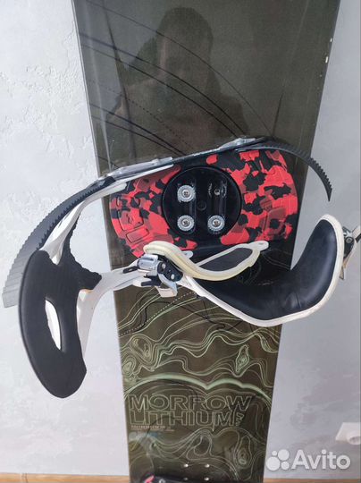 Сноуборд и ботинки