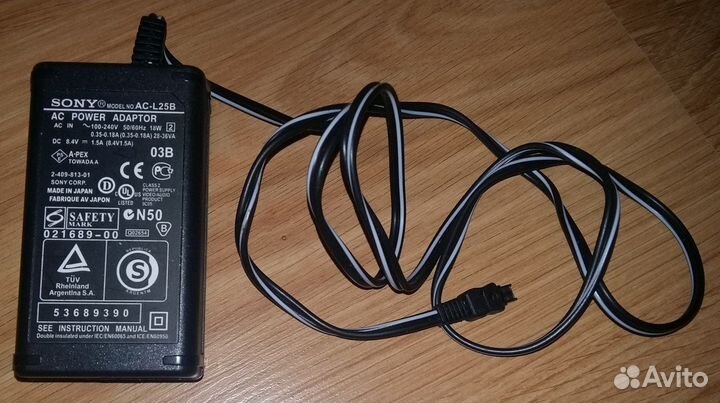 Адаптер sony AC-L25B