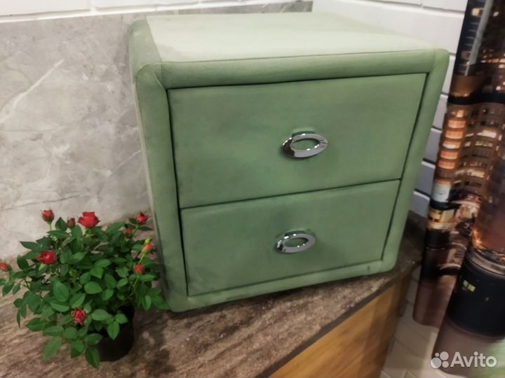 Тумба прикроватная