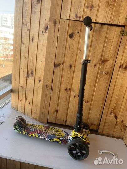 Самокат детский со светящимися колесами