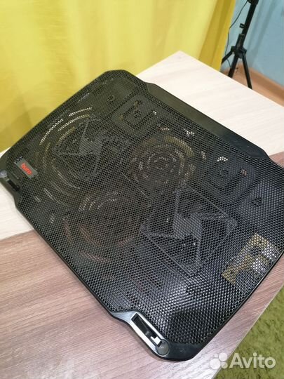 Подставка с охлаждением для ноутбука