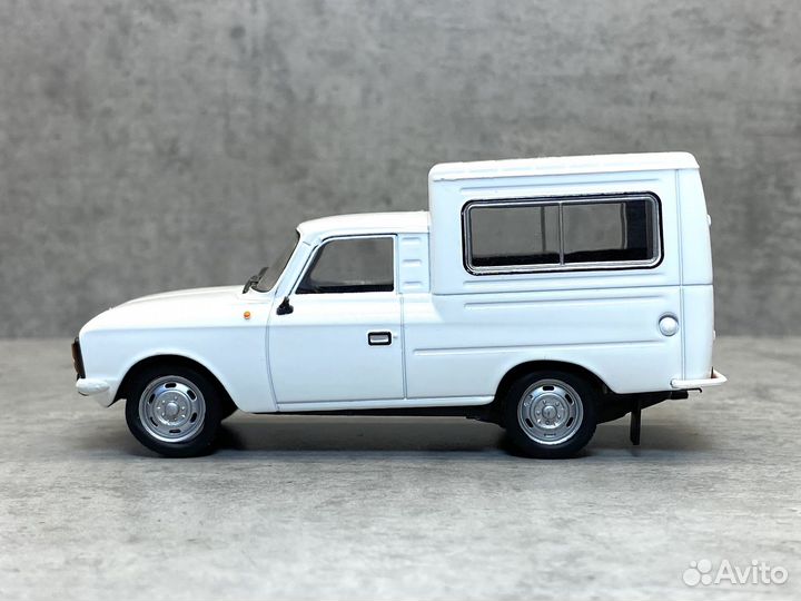 Коллекционная модель иж-27156 каблучок 1:43