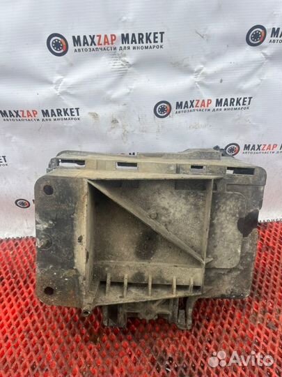 Крепление акб (корпус/подставка) Ford Focus 1