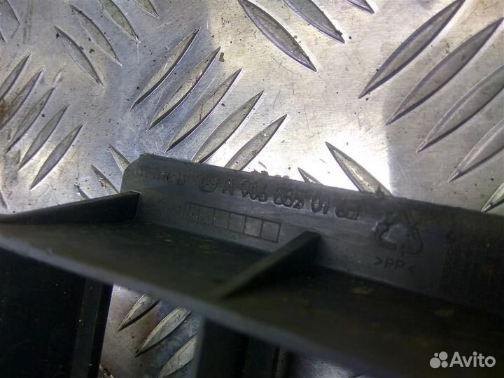 Кронштейн бампера передний фольскваген Crafter 1