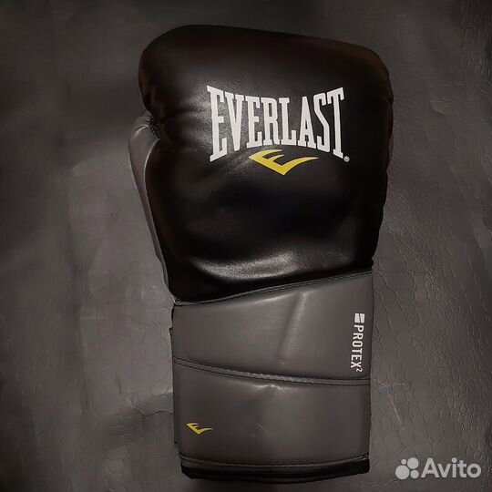 Боксерские перчатки 12 oz everlast