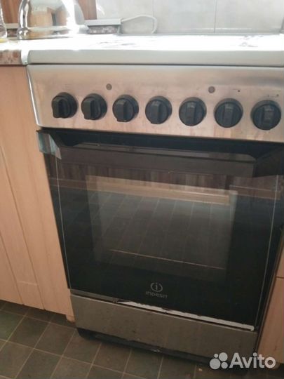 Плита электрическая indesit,стеклокерамика бу