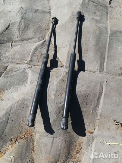 Амортизатор крышки багажника Шевроле Авео Т255