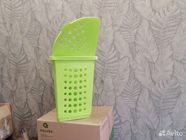 Корзина для белья угловая Новая