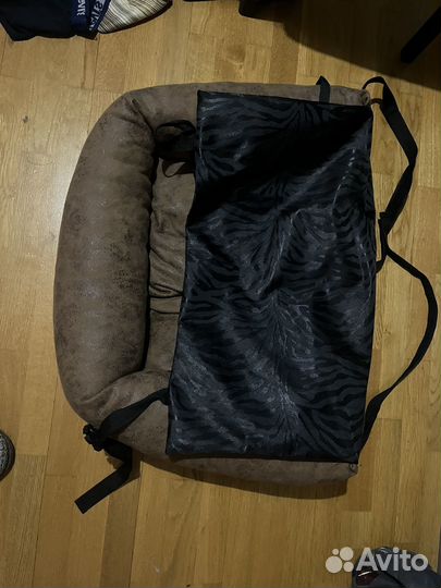 Лежанка для собаки в машину