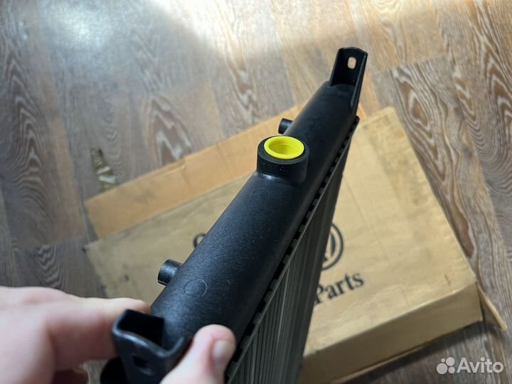 Радиатор оригинал для VW Golf Jetta mk1