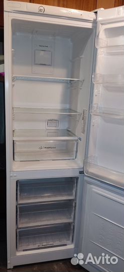 Холодильник indesit No Frost