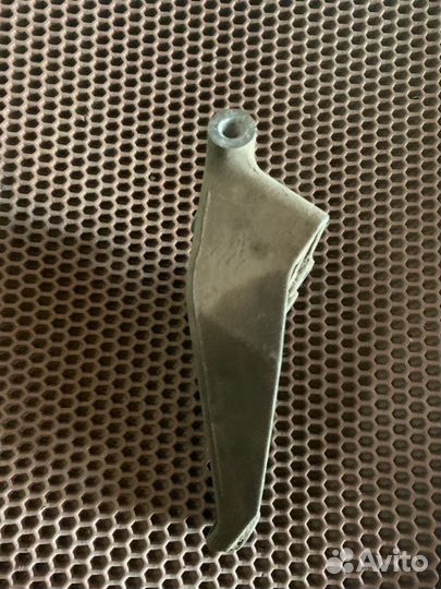 Кронштейн генератора Chevrolet Lacetti F16D3 2008