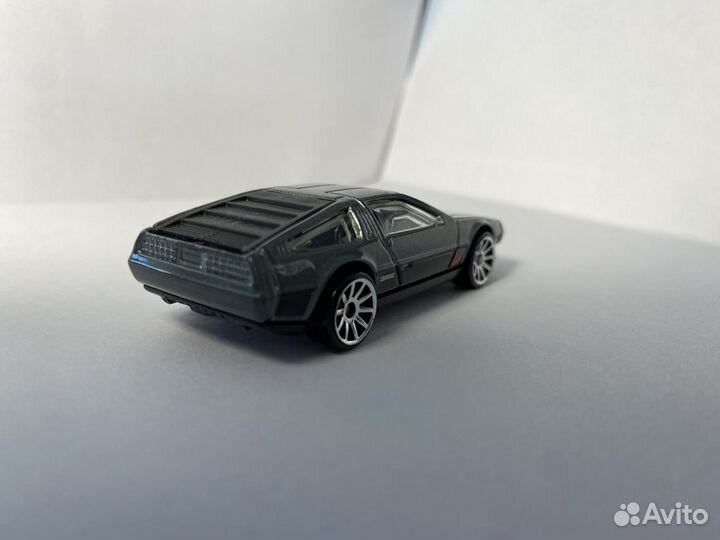 Hotwheels '81 Delorean DMC-12