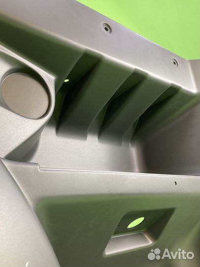 Подножка правая верхняя \DAF XF105 M3010909