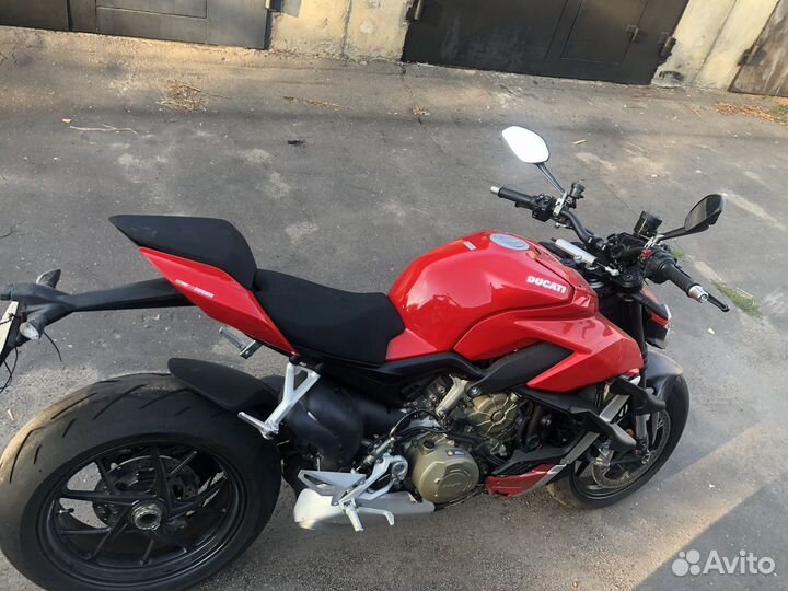 Ducati StreetFighter V4