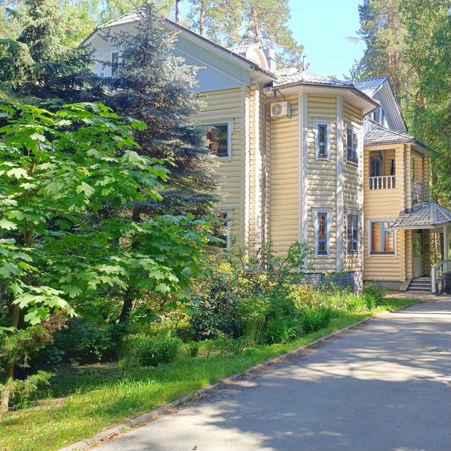 Дом 533 м² на участке 1,87 га