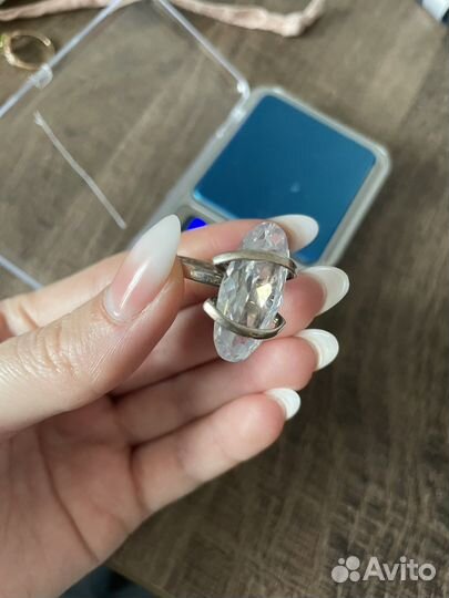Серебряное кольцо с фианитом