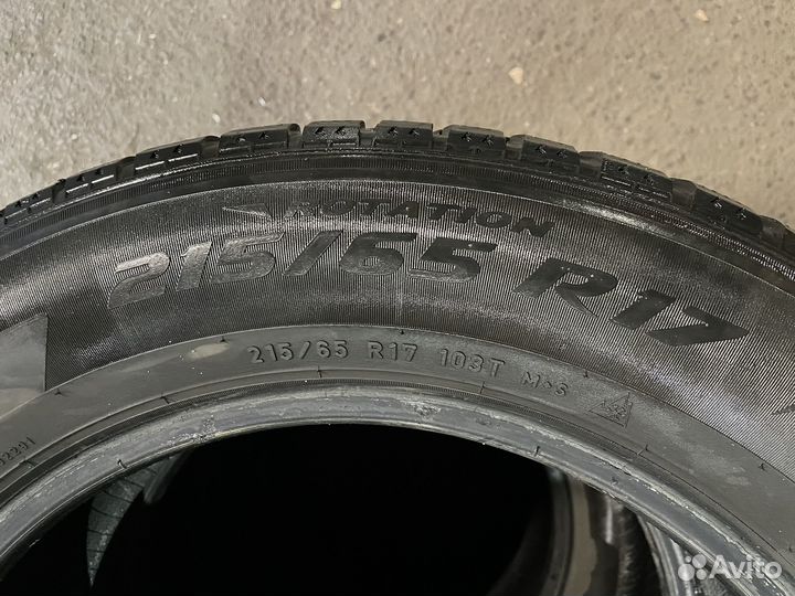 Pirelli Ice Zero 215/65 R17 103T