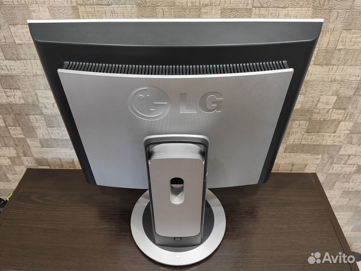 Монитор LG Flatron L1930B