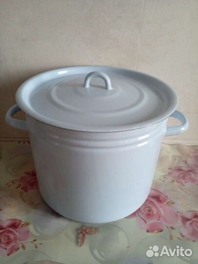 Кастрюля эмалированная новая