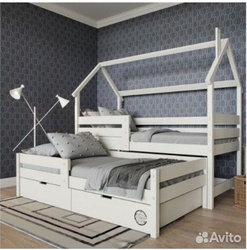 Детская кровать из дерева с выкатным местом