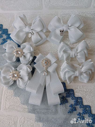 Набор резинок для волос с галстуком-брошью