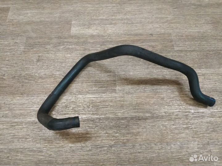 Патрубок системы охлаждения Mercedes-Benz W140