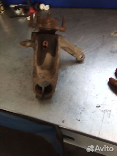 Поворотный кулак ford focus 2