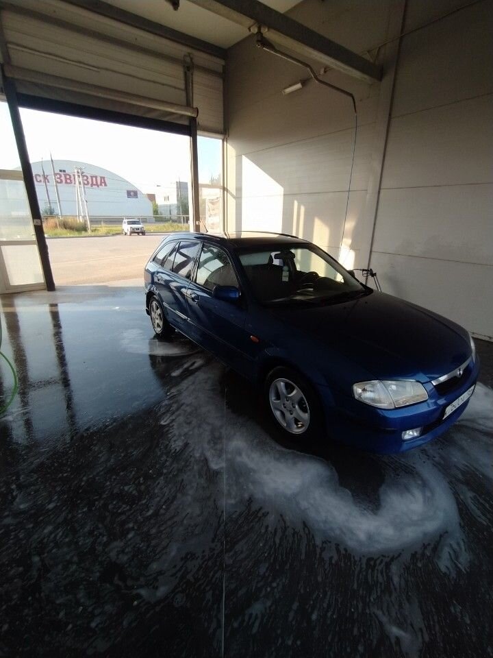 Mazda 323: фото владельца