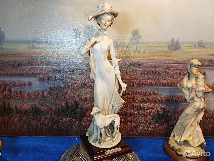 Capodimonte.Италия.Giuseppe Armani.Девушка.Собака