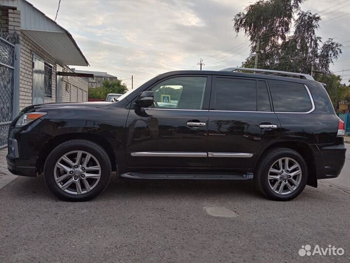 Lexus LX, 2013