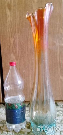 Винтажная напольная ваза, гутное стекло