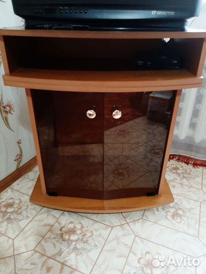 Тумба под телевизор бу стеклянная