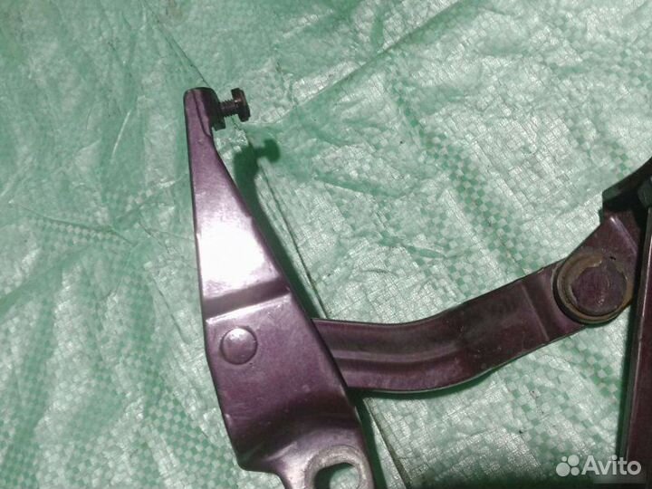 Петля багажника правая Audi A6 C4