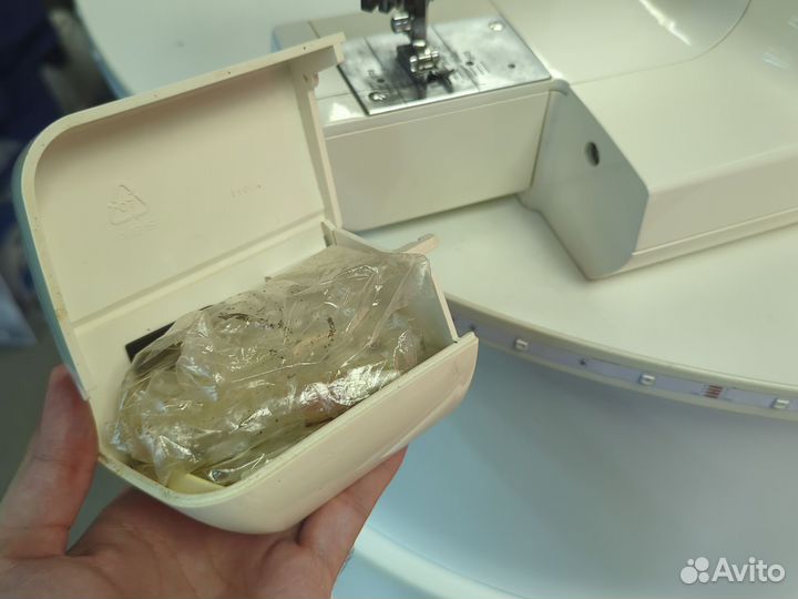 Швейная машинка Jaguar 386 с комплектом