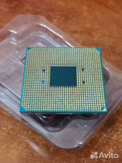 Ryzen 3 2200G AMD