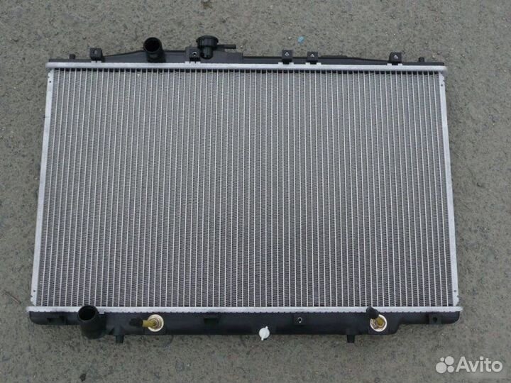 Радиатор основной Honda Legend