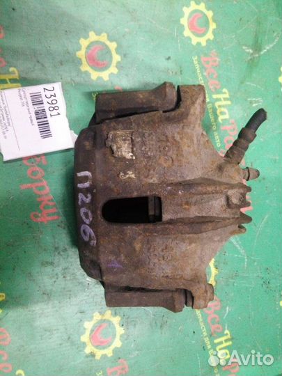 Суппорт передний правый Peugeot 206