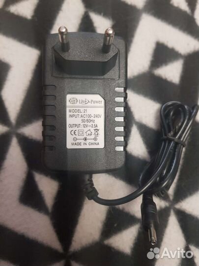 Адаптер блок питания 12v 2,5А