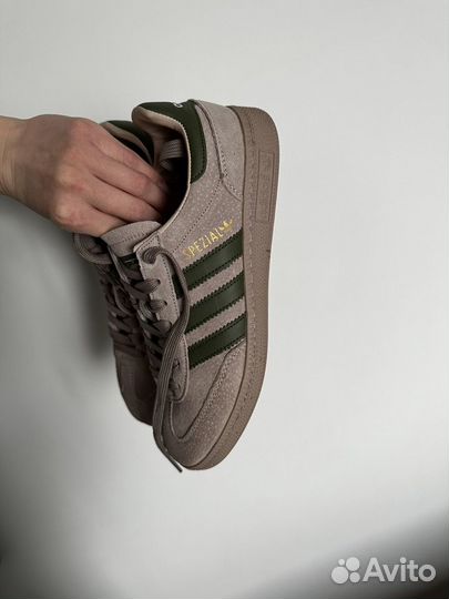 Кроссовки женские adidas 39 размер