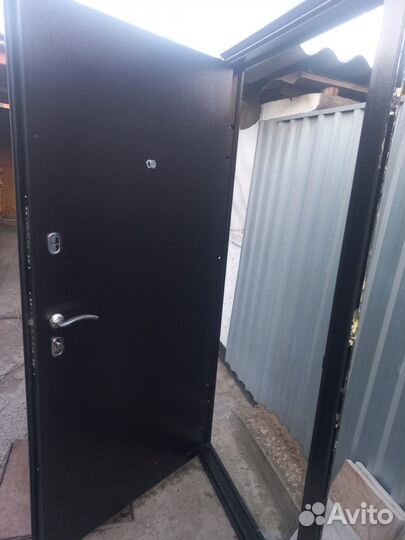 Металлическая дверь бу