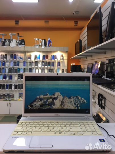 Ноутбук Sony vaio PCG-61611V (9Я)