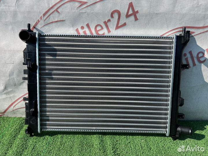 Радиатор охлаждения передний Hyundai Solaris HCR