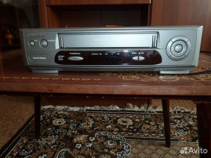 Кассетный видео-плеер SVR-140