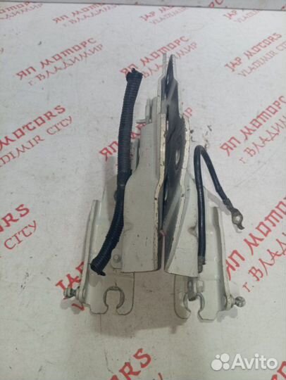 Петля капота передняя Bmw X1 E84 N20B20A 2011