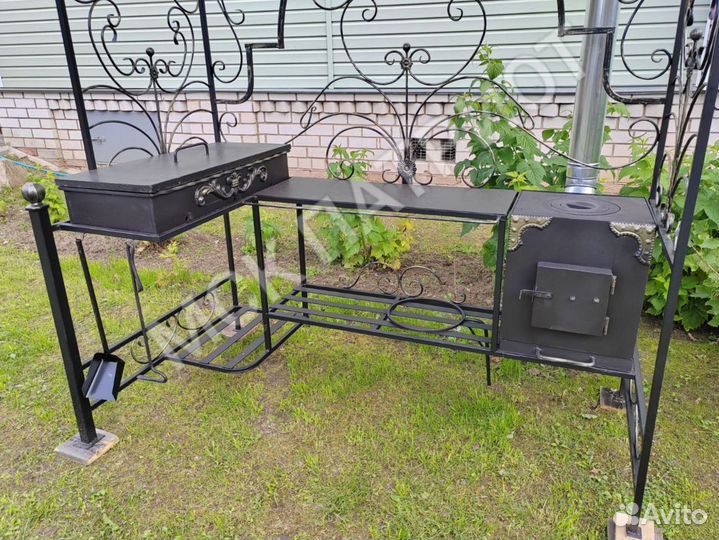 Мангал с крышей