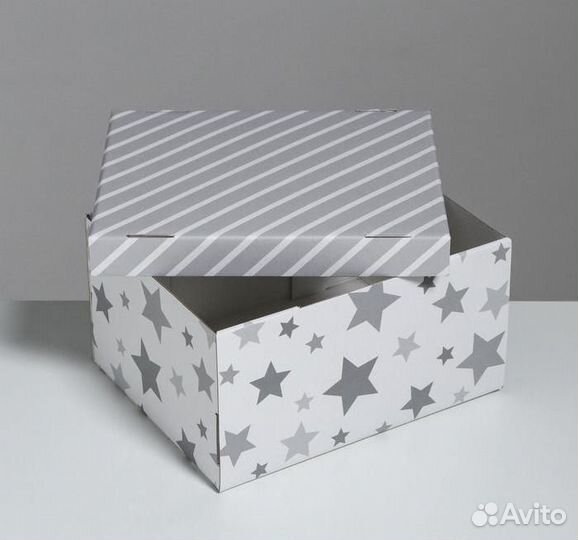 Подарочная коробка