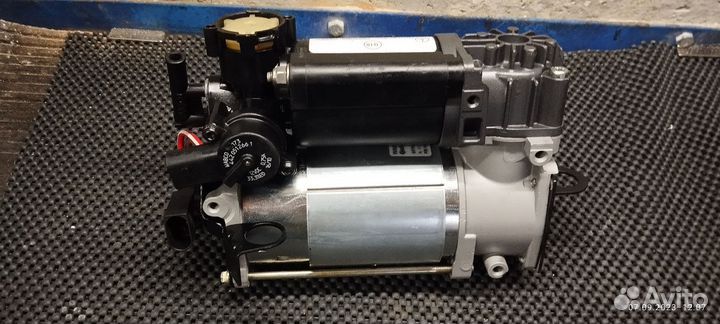 Компрессор пневмоподвески Wabco w220