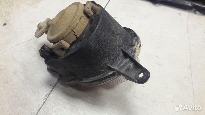 Фонарь противотуманный передний левый